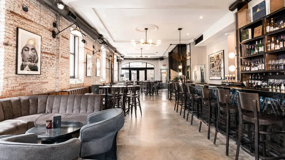 Bar and Lounge Furniture in Montreal